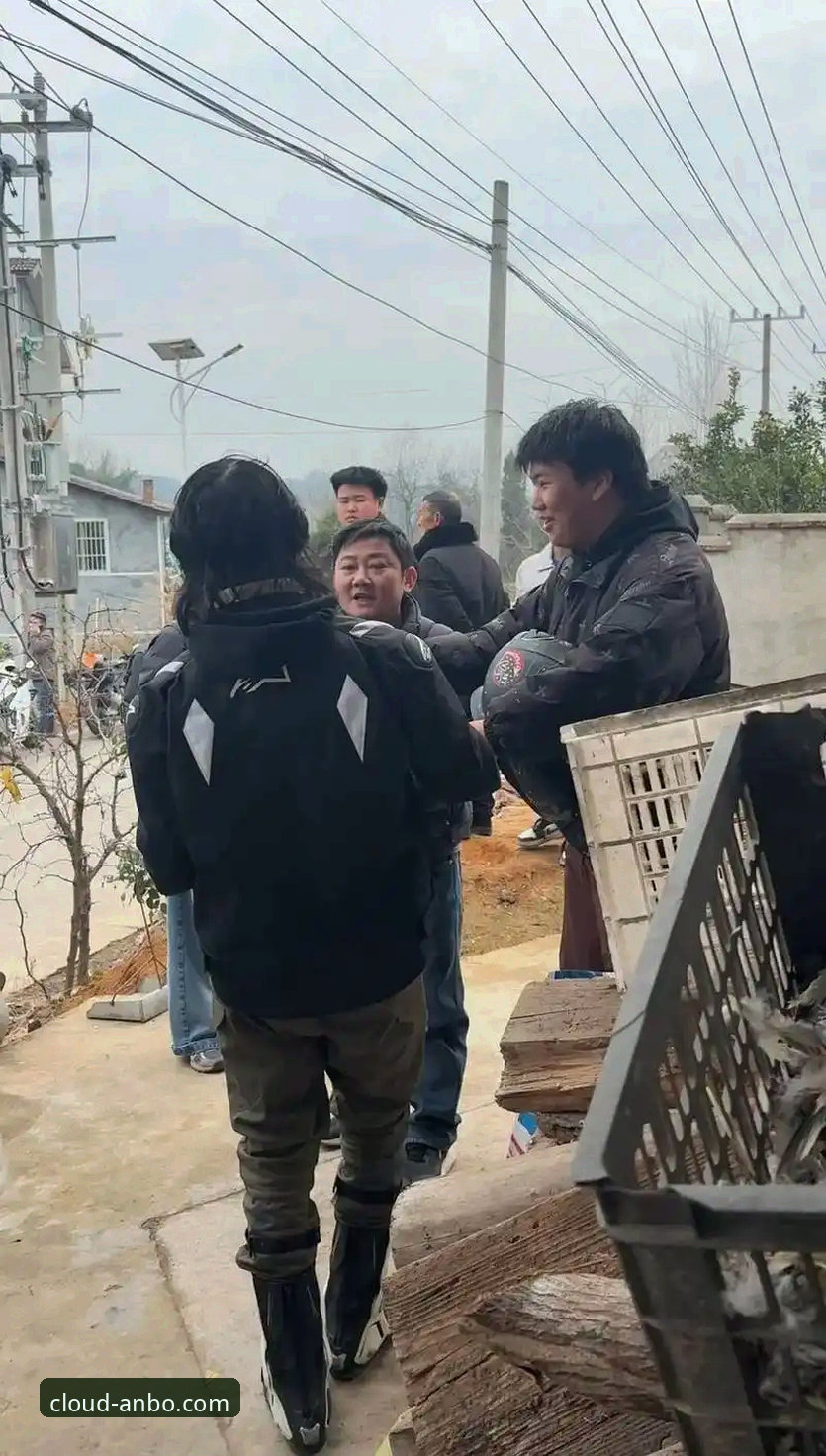 张雪机车车队匈牙利站夺冠最新动态：德比斯最后一圈逆袭创历史